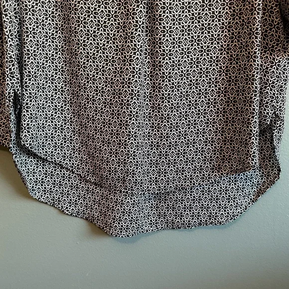 Pleione Black& White Printed Popover Blouse - Picture 5 of 7